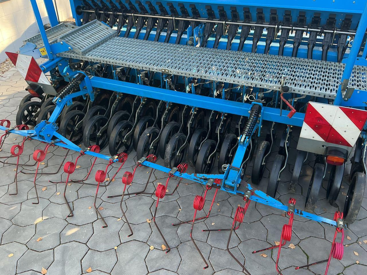 Lemken Saphir 7/300 DS - Kombinált vetőgép: 4 kép. Lemken Saphir 7/300 DS - Kombinált vetőgép: 4 kép.