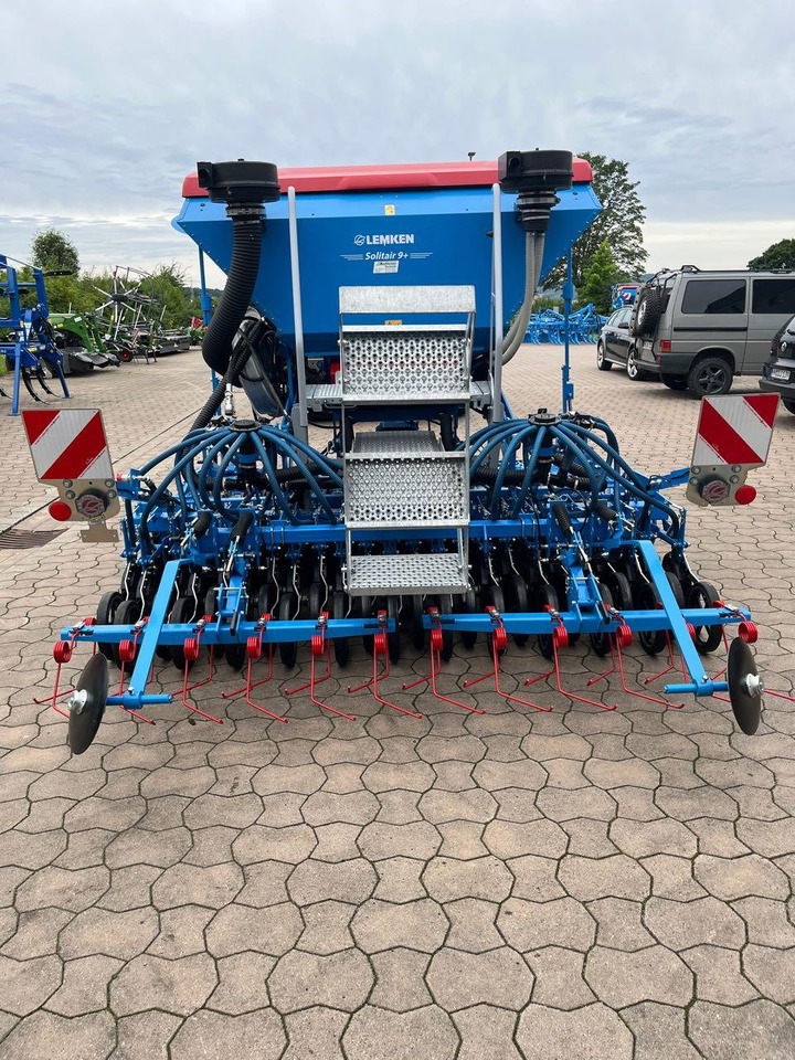 Lemken Zirkon 12 / Solitär 9-300 - Kombinált vetőgép: 2 kép. Lemken Zirkon 12 / Solitär 9-300 - Kombinált vetőgép: 2 kép.