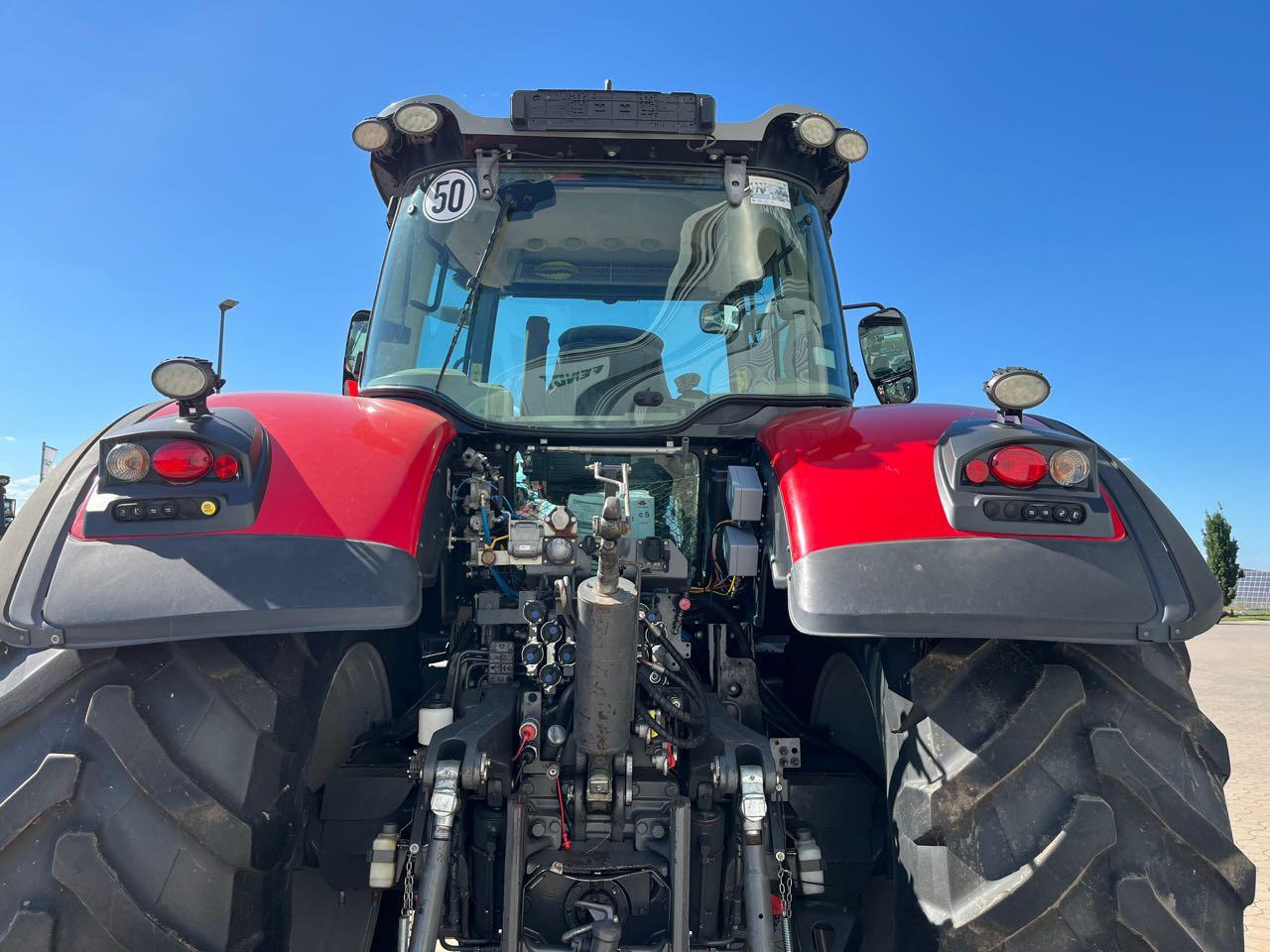 Massey Ferguson 8727 Dyna VT - Traktor: 4 kép. Massey Ferguson 8727 Dyna VT - Traktor: 4 kép.