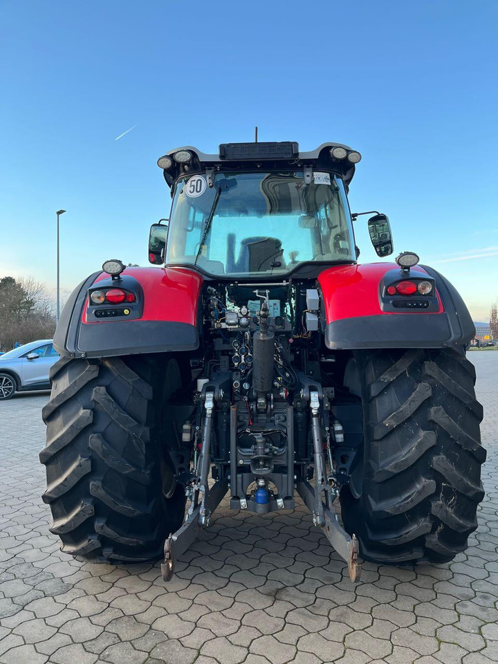 Massey Ferguson MF 8727 Dyna-VT - Traktor: 4 kép. Massey Ferguson MF 8727 Dyna-VT - Traktor: 4 kép.