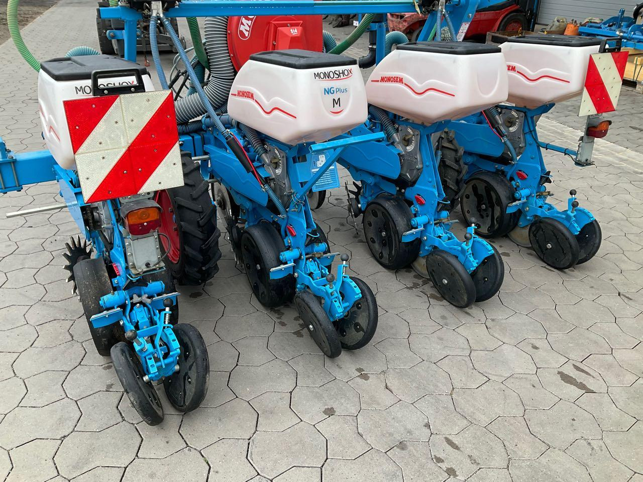 Monosem NG Plus - Precíziós vetőgép: 3 kép. Monosem NG Plus - Precíziós vetőgép: 3 kép.