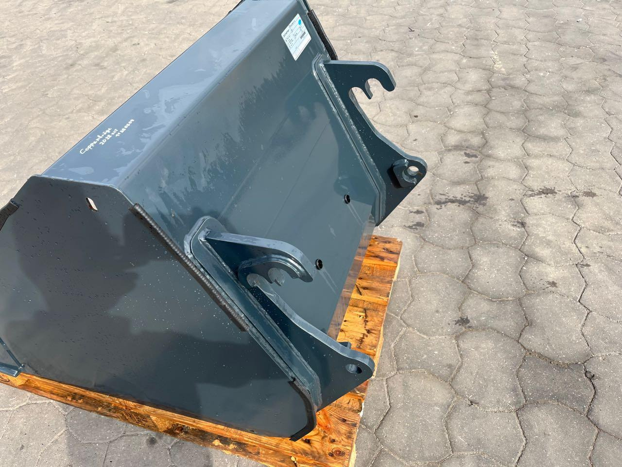 Schäffer Universalschaufel 90 - Rakodókanál: 5 kép. Schäffer Universalschaufel 90 - Rakodókanál: 5 kép.