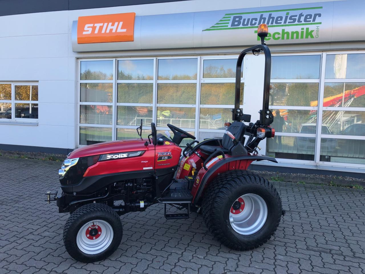 Solis 26 6+2 Tiger - Traktor: 1 kép. Solis 26 6+2 Tiger - Traktor: 1 kép.