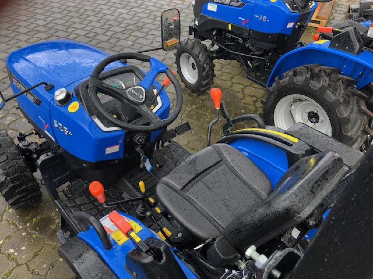 Solis 26+ Seitenschalter - Traktor: 5 kép. Solis 26+ Seitenschalter - Traktor: 5 kép.