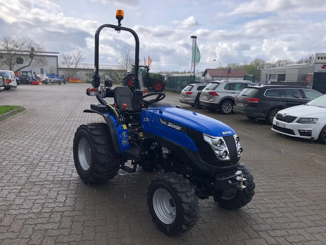 Solis 26+ Seitenschalter - Traktor: 3 kép. Solis 26+ Seitenschalter - Traktor: 3 kép.