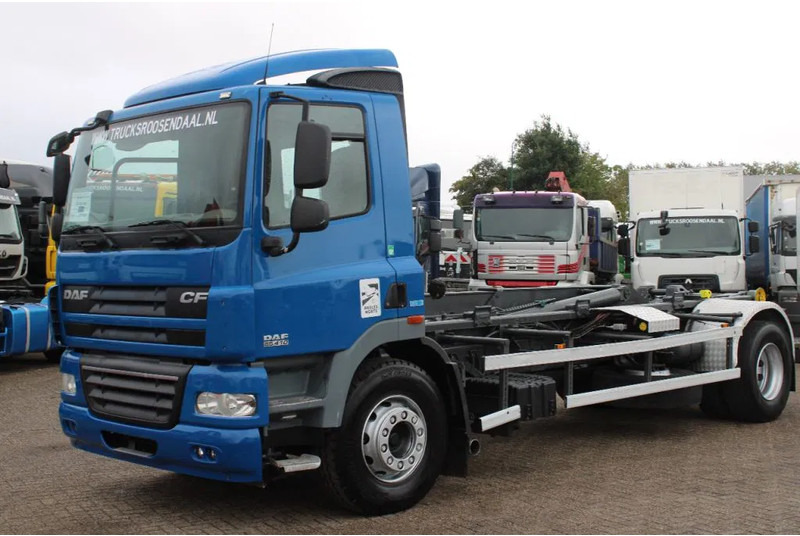 DAF CF 85.410 + EURO 5 - Horgos rakodó teherautó: 4 kép. DAF CF 85.410 + EURO 5 - Horgos rakodó teherautó: 4 kép.