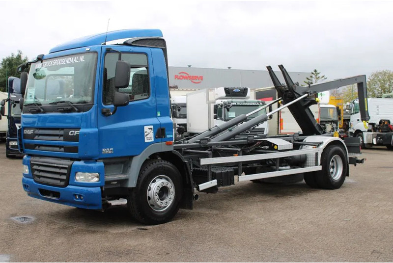 DAF CF 85.410 + EURO 5 - Horgos rakodó teherautó: 2 kép. DAF CF 85.410 + EURO 5 - Horgos rakodó teherautó: 2 kép.