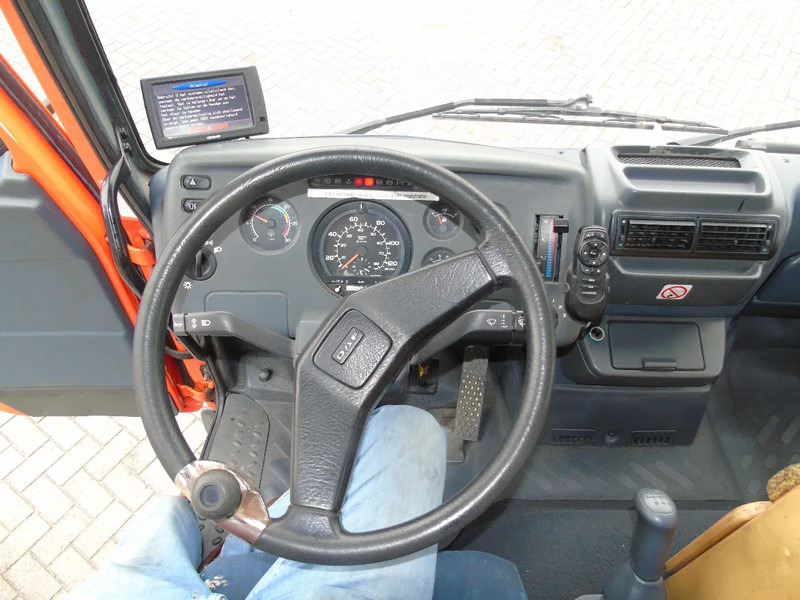 Alvaz teherautó DAF LF 55.160 + EURO 2 + MANUAL + 12T: 16 kép. Alvaz teherautó DAF LF 55.160 + EURO 2 + MANUAL + 12T: 16 kép.