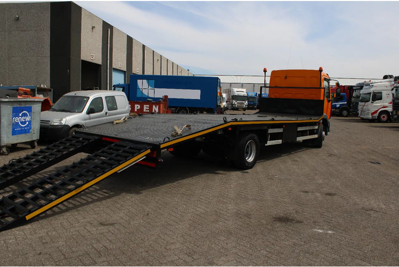 DAF LF 55.220 + HYDROLIC RAMPS + MANUAL - Autószállító teherautó: 3 kép. DAF LF 55.220 + HYDROLIC RAMPS + MANUAL - Autószállító teherautó: 3 kép.