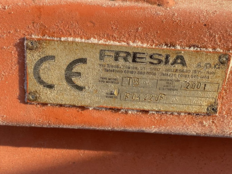 Hóeke Fresia + Snow shovel: 8 kép. Hóeke Fresia + Snow shovel: 8 kép.