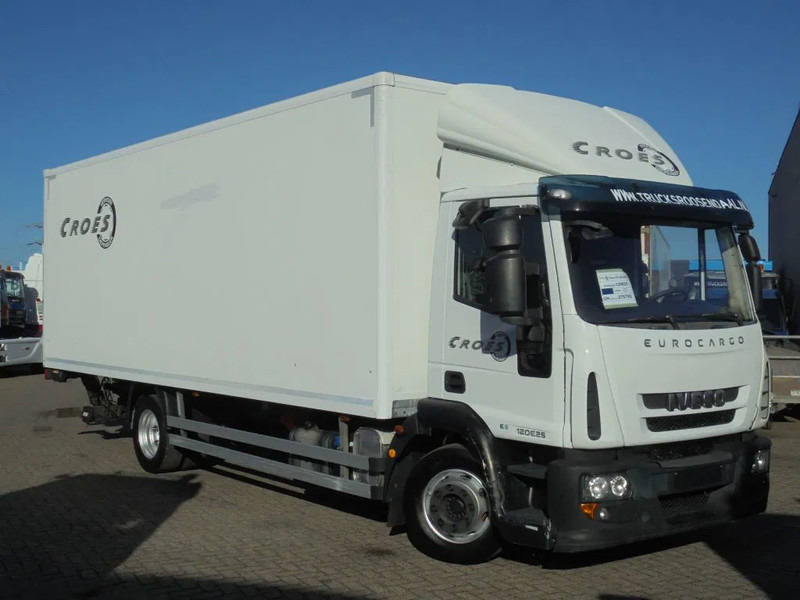Iveco EuroCargo 120E25 + Euro 5 + Palfiinger Lift + Manual - Dobozos felépítményű teherautó: 3 kép. Iveco EuroCargo 120E25 + Euro 5 + Palfiinger Lift + Manual - Dobozos felépítményű teherautó: 3 kép.
