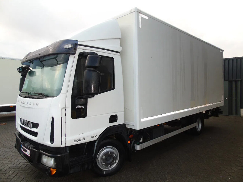 Iveco Eurocargo 80E18 + 3 SEATS - Dobozos felépítményű teherautó: 3 kép. Iveco Eurocargo 80E18 + 3 SEATS - Dobozos felépítményű teherautó: 3 kép.