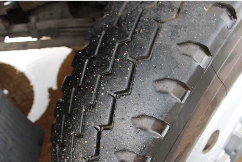 Billenőplatós teherautó MAN 50 .414 + 8X4 + SPRING SPRING + MANUAL: 11 kép.