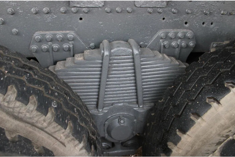 Billenőplatós teherautó MAN 50 .414 + 8X4 + SPRING SPRING + MANUAL: 15 kép.