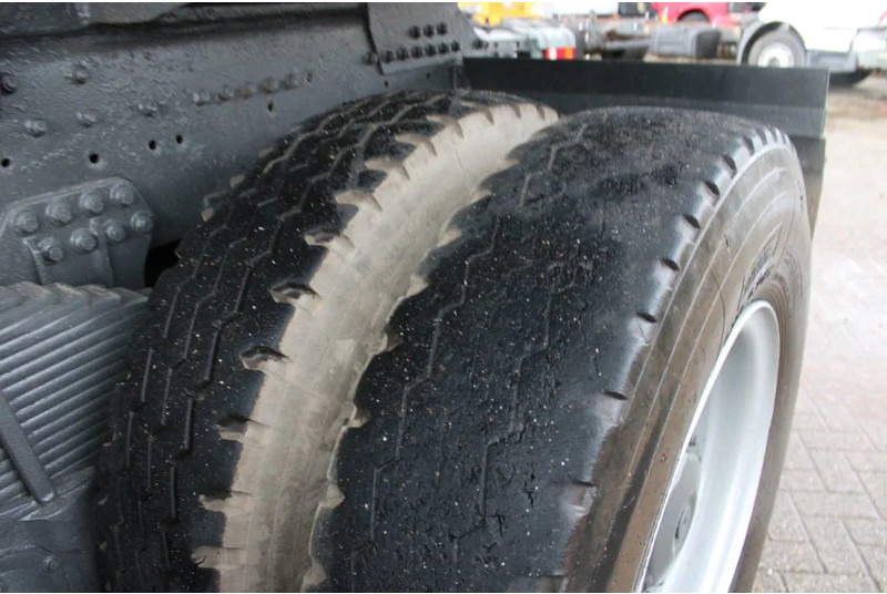 Billenőplatós teherautó MAN 50 .414 + 8X4 + SPRING SPRING + MANUAL: 14 kép.