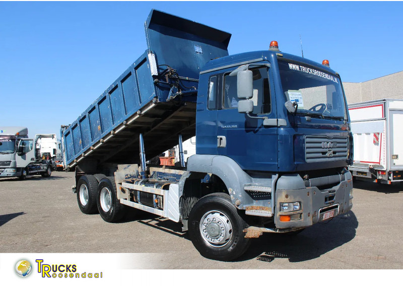 MAN TGA 33.360 + 6X6 + MANUAL - Billenőplatós teherautó: 1 kép. MAN TGA 33.360 + 6X6 + MANUAL - Billenőplatós teherautó: 1 kép.