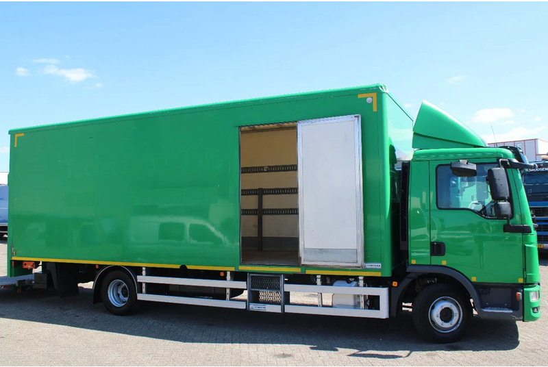 MAN TGL 12.180 + EURO 6 + LIFT + CAMERA - Dobozos felépítményű teherautó: 3 kép. MAN TGL 12.180 + EURO 6 + LIFT + CAMERA - Dobozos felépítményű teherautó: 3 kép.