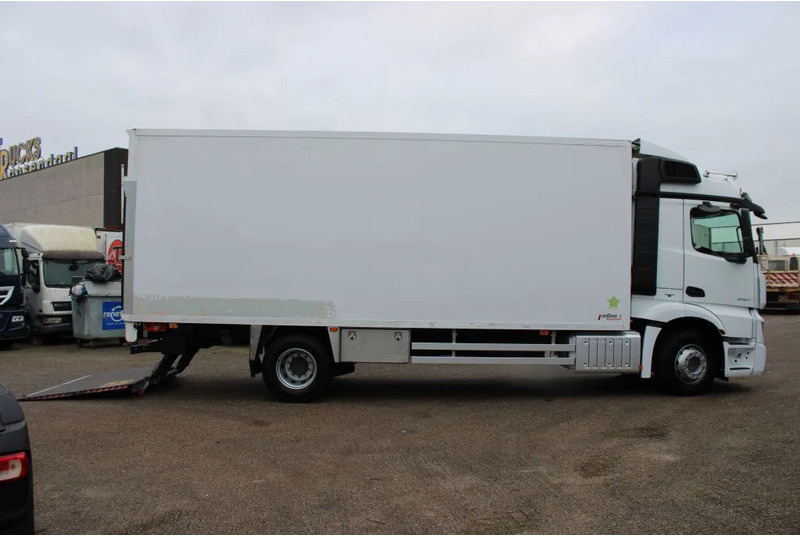 Mercedes-Benz Actros 1927 + EURO 6 + LIFT - Dobozos felépítményű teherautó: 4 kép. Mercedes-Benz Actros 1927 + EURO 6 + LIFT - Dobozos felépítményű teherautó: 4 kép.