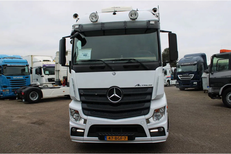 Mercedes-Benz Actros 1927 + EURO 6 + LIFT - Dobozos felépítményű teherautó: 2 kép. Mercedes-Benz Actros 1927 + EURO 6 + LIFT - Dobozos felépítményű teherautó: 2 kép.
