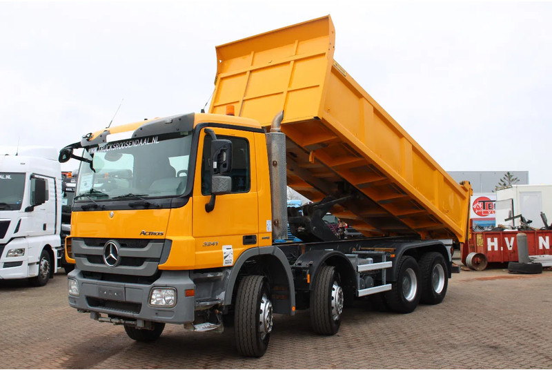 Mercedes-Benz Actros 3241 8x4 + SPRING SPRING BLATT + EURO 5 - Billenőplatós teherautó: 2 kép. Mercedes-Benz Actros 3241 8x4 + SPRING SPRING BLATT + EURO 5 - Billenőplatós teherautó: 2 kép.