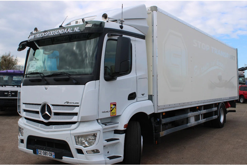Mercedes-Benz Antos 1830 + EURO 6 + NICE TRUCK - Dobozos felépítményű teherautó: 2 kép. Mercedes-Benz Antos 1830 + EURO 6 + NICE TRUCK - Dobozos felépítményű teherautó: 2 kép.