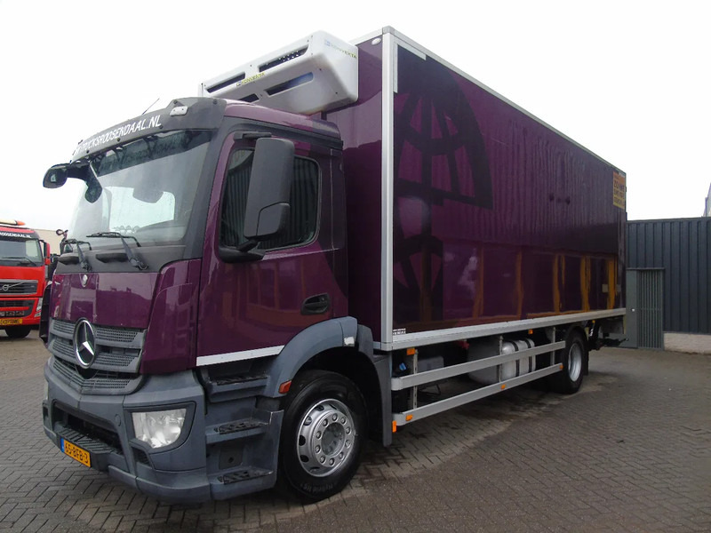 Mercedes-Benz Antos 1924 + EURO 6 + LIFT + KONVEKTA ELECTRIC SOLAR - Hűtős teherautó: 2 kép. Mercedes-Benz Antos 1924 + EURO 6 + LIFT + KONVEKTA ELECTRIC SOLAR - Hűtős teherautó: 2 kép.