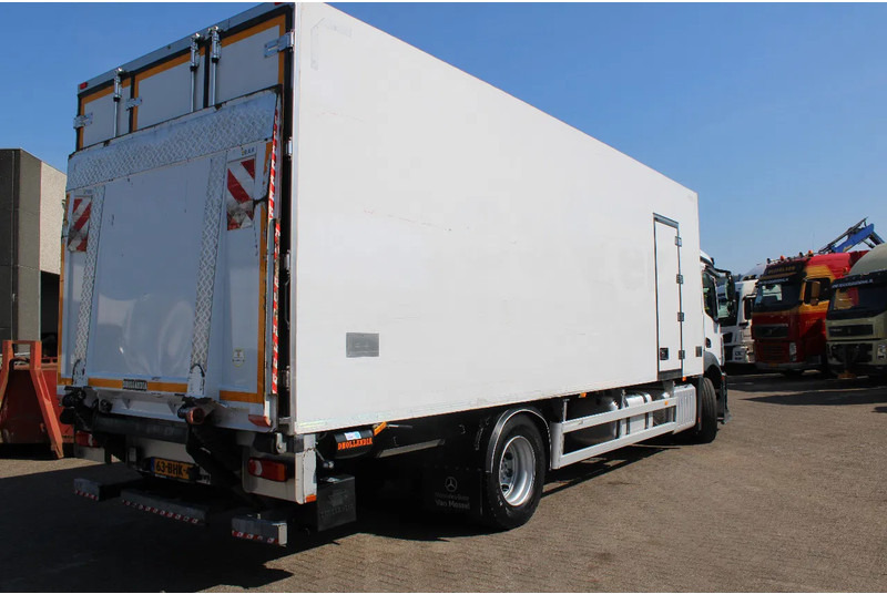 Mercedes-Benz Antos 1924 + THERMO KING 1200 + LIFT + EURO 6 - Hűtős teherautó: 4 kép. Mercedes-Benz Antos 1924 + THERMO KING 1200 + LIFT + EURO 6 - Hűtős teherautó: 4 kép.
