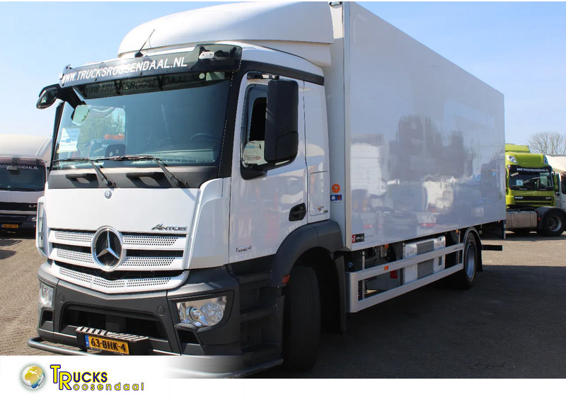 Mercedes-Benz Antos 1924 + THERMO KING 1200 + LIFT + EURO 6 - Hűtős teherautó: 1 kép. Mercedes-Benz Antos 1924 + THERMO KING 1200 + LIFT + EURO 6 - Hűtős teherautó: 1 kép.