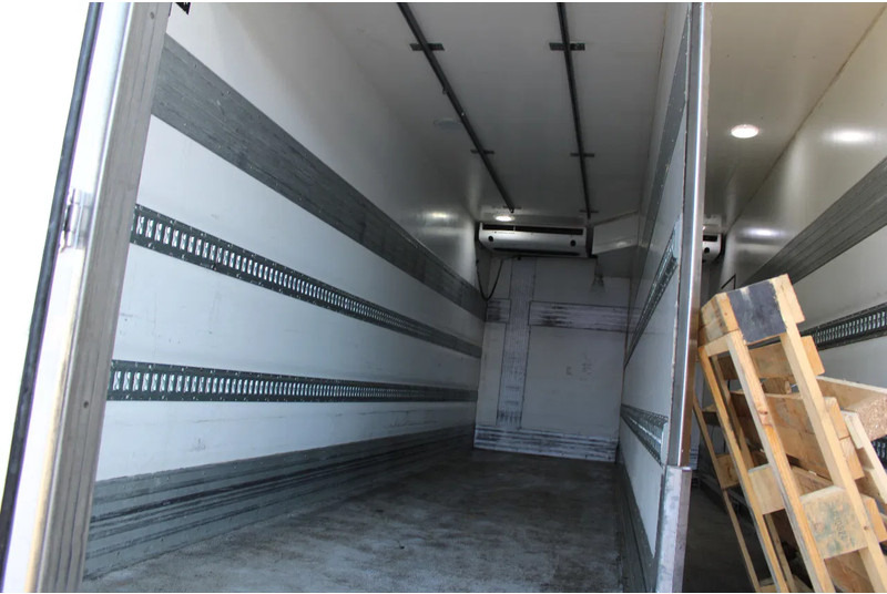 Mercedes-Benz Antos 1924 + THERMO KING 1200 + LIFT + EURO 6 - Hűtős teherautó: 5 kép. Mercedes-Benz Antos 1924 + THERMO KING 1200 + LIFT + EURO 6 - Hűtős teherautó: 5 kép.