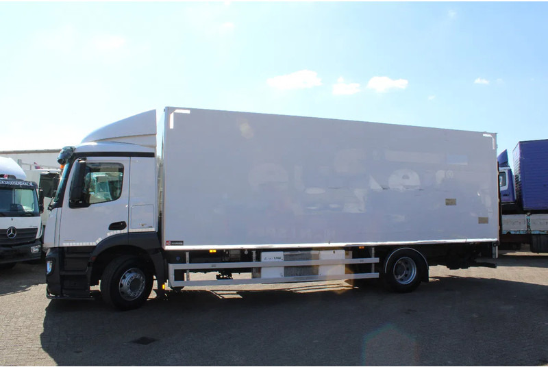 Mercedes-Benz Antos 1924 + THERMO KING 1200 + LIFT + EURO 6 - Hűtős teherautó: 3 kép. Mercedes-Benz Antos 1924 + THERMO KING 1200 + LIFT + EURO 6 - Hűtős teherautó: 3 kép.