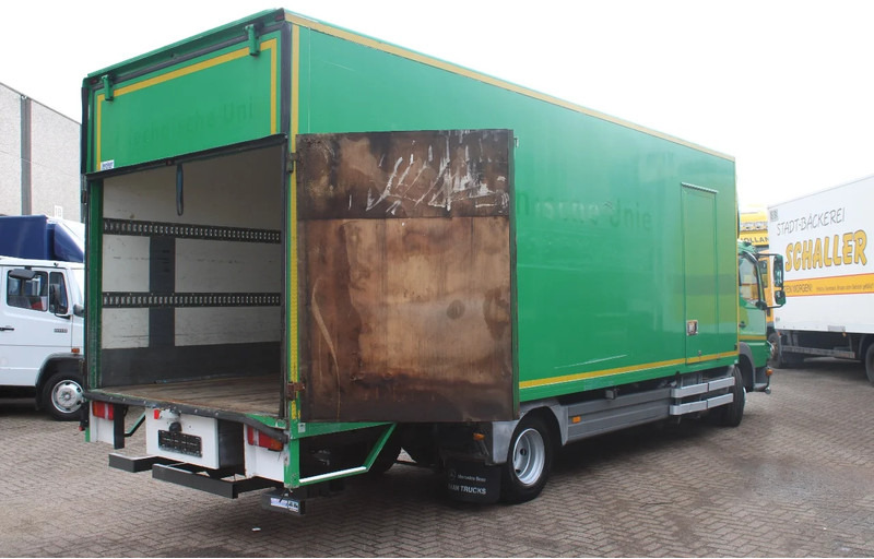 Mercedes-Benz Atego 1018 + EURO 5 - Dobozos felépítményű teherautó: 5 kép. Mercedes-Benz Atego 1018 + EURO 5 - Dobozos felépítményű teherautó: 5 kép.