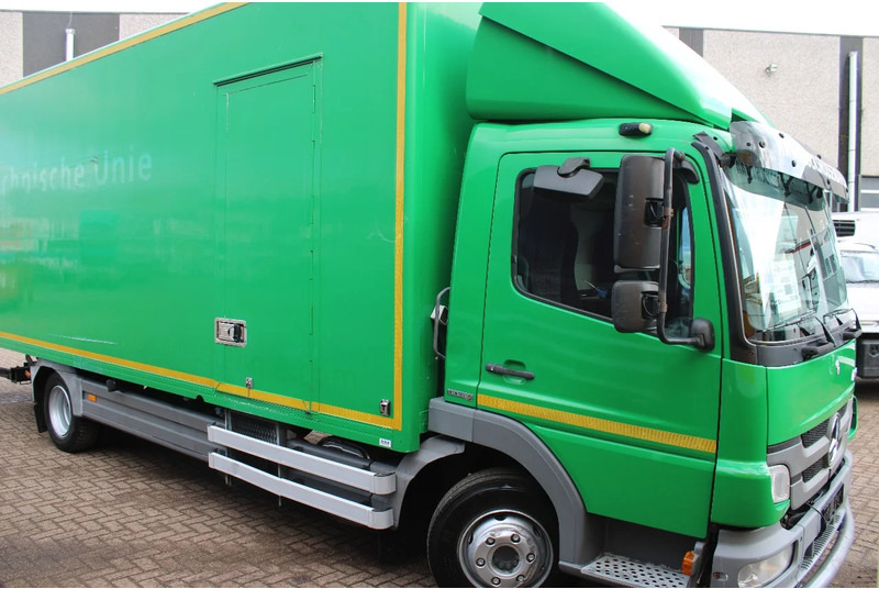 Mercedes-Benz Atego 1018 + EURO 5 - Dobozos felépítményű teherautó: 3 kép. Mercedes-Benz Atego 1018 + EURO 5 - Dobozos felépítményű teherautó: 3 kép.