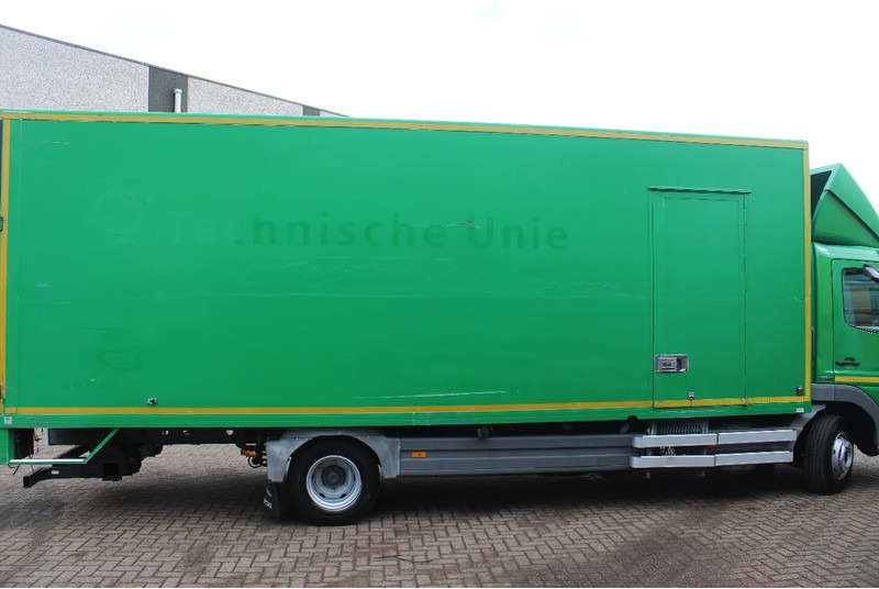 Mercedes-Benz Atego 1018 + EURO 5 - Dobozos felépítményű teherautó: 2 kép. Mercedes-Benz Atego 1018 + EURO 5 - Dobozos felépítményű teherautó: 2 kép.