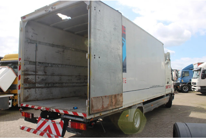 Mercedes-Benz Atego 1218 + EURO 5 + manual - Dobozos felépítményű teherautó: 4 kép. Mercedes-Benz Atego 1218 + EURO 5 + manual - Dobozos felépítményű teherautó: 4 kép.