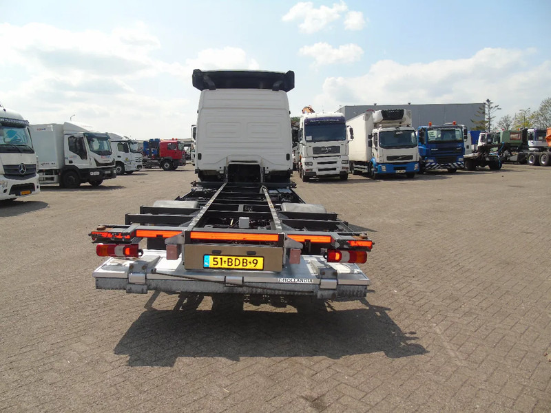 Mercedes-Benz Atego 1218 + EURO 6 + 5 PERS + BDF + LIFT - Cserefelépítményes teherautó: 5 kép. Mercedes-Benz Atego 1218 + EURO 6 + 5 PERS + BDF + LIFT - Cserefelépítményes teherautó: 5 kép.