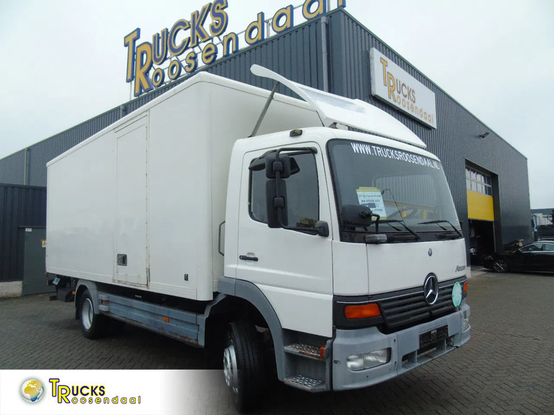 Mercedes-Benz Atego 1218 + MANUAL + LIFT - Dobozos felépítményű teherautó: 1 kép. Mercedes-Benz Atego 1218 + MANUAL + LIFT - Dobozos felépítményű teherautó: 1 kép.