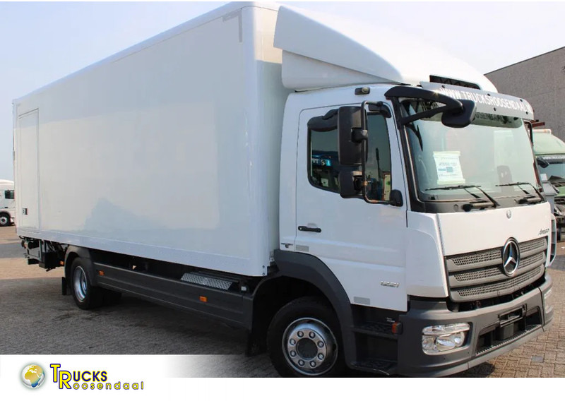 Mercedes-Benz Atego 1221 + EURO 6 + LIFT + 12t - Dobozos felépítményű teherautó: 1 kép. Mercedes-Benz Atego 1221 + EURO 6 + LIFT + 12t - Dobozos felépítményű teherautó: 1 kép.