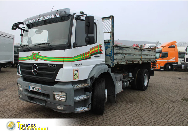 Mercedes-Benz Axor 1833 + tipper + manual - Billenőplatós teherautó: 1 kép. Mercedes-Benz Axor 1833 + tipper + manual - Billenőplatós teherautó: 1 kép.