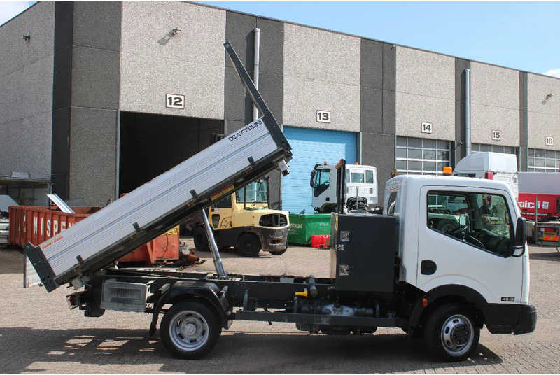 Nissan 45.13 + EURO 4 + C patent + tipper + MANUAL - Billenőplatós teherautó: 4 kép. Nissan 45.13 + EURO 4 + C patent + tipper + MANUAL - Billenőplatós teherautó: 4 kép.