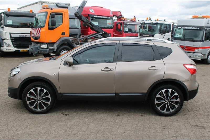 Nissan QASHQAI 2.0 AUTOMATIC / CAMERA - Autó: 2 kép. Nissan QASHQAI 2.0 AUTOMATIC / CAMERA - Autó: 2 kép.