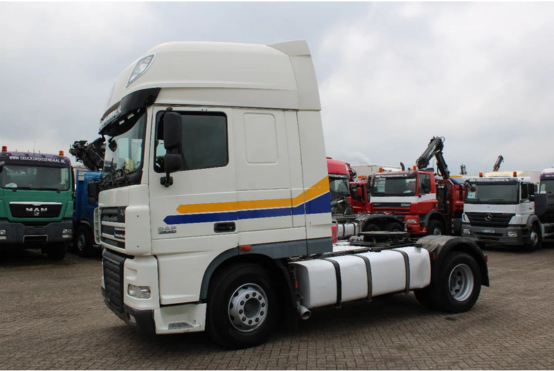 DAF XF 105.460 + SSC + EURO 5 + RETARDER - Nyergesvontató: 4 kép. DAF XF 105.460 + SSC + EURO 5 + RETARDER - Nyergesvontató: 4 kép.