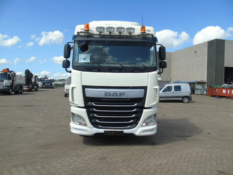 DAF XF 460 + 302KM + PTO + EURO 6 - Nyergesvontató: 5 kép. DAF XF 460 + 302KM + PTO + EURO 6 - Nyergesvontató: 5 kép.