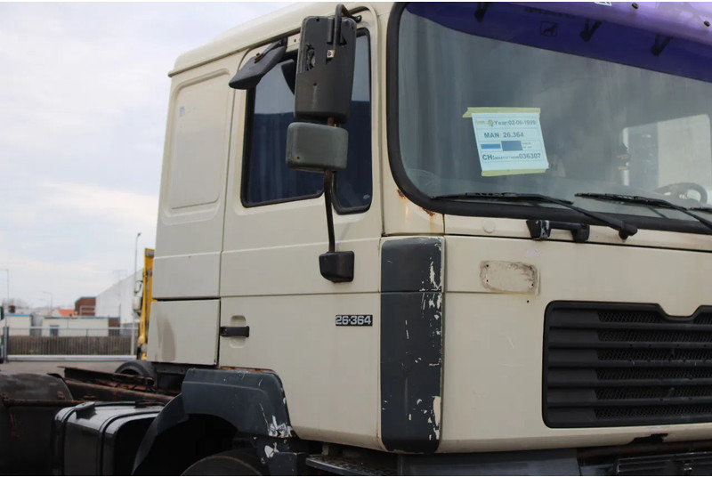 MAN F 26.364 + 6X4 + BIG AXLE + EURO 2 + MANUAL - Nyergesvontató: 5 kép. MAN F 26.364 + 6X4 + BIG AXLE + EURO 2 + MANUAL - Nyergesvontató: 5 kép.