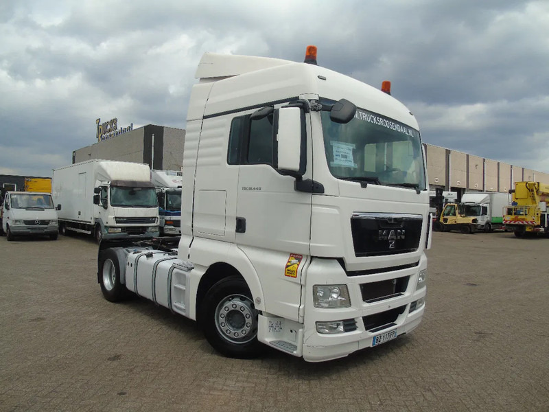 MAN TGX 18.440 + EURO 5 + 3X IN STOCK - Nyergesvontató: 2 kép. MAN TGX 18.440 + EURO 5 + 3X IN STOCK - Nyergesvontató: 2 kép.
