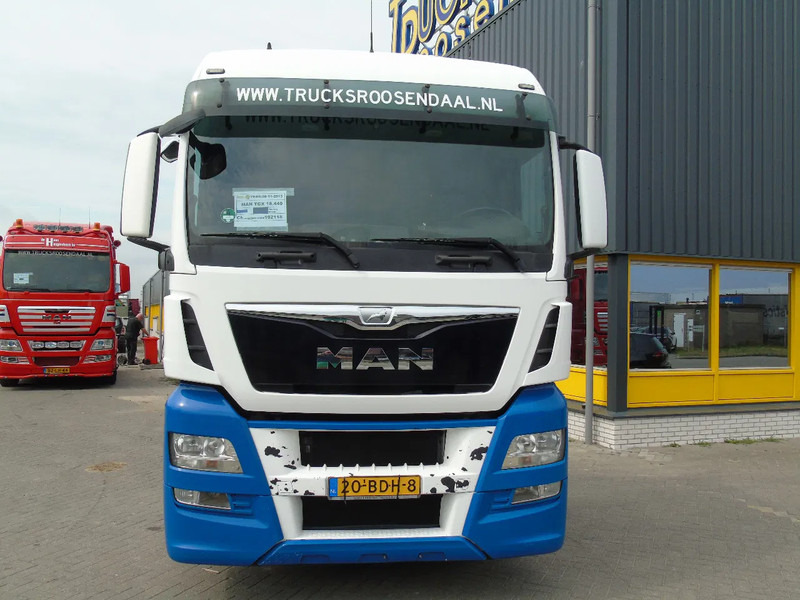 MAN TGX 18.440 + EURO 6 + 6X2 - Nyergesvontató: 2 kép. MAN TGX 18.440 + EURO 6 + 6X2 - Nyergesvontató: 2 kép.