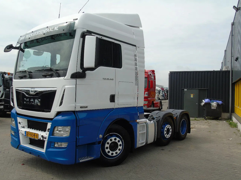 MAN TGX 18.440 + EURO 6 + 6X2 - Nyergesvontató: 3 kép. MAN TGX 18.440 + EURO 6 + 6X2 - Nyergesvontató: 3 kép.