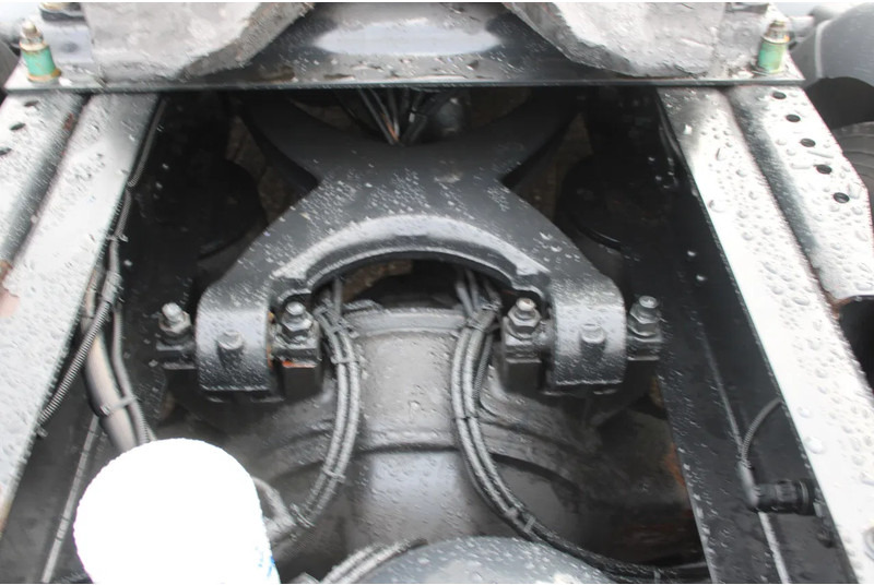 Nyergesvontató MAN TGX 18.440 + euro 6 + double tank + spoiler: 10 kép.