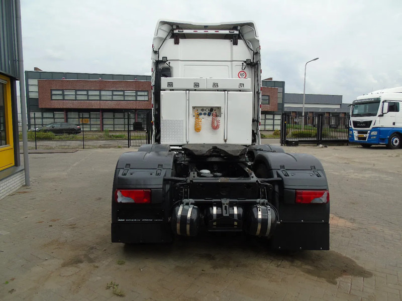 MAN TGX 26.480 + 6x2 + retarder + euro 6 - Nyergesvontató: 5 kép. MAN TGX 26.480 + 6x2 + retarder + euro 6 - Nyergesvontató: 5 kép.