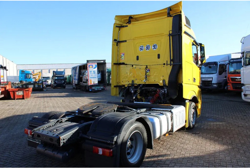 Mercedes-Benz Actros 1943 + EURO 6 + mega - Nyergesvontató: 5 kép. Mercedes-Benz Actros 1943 + EURO 6 + mega - Nyergesvontató: 5 kép.