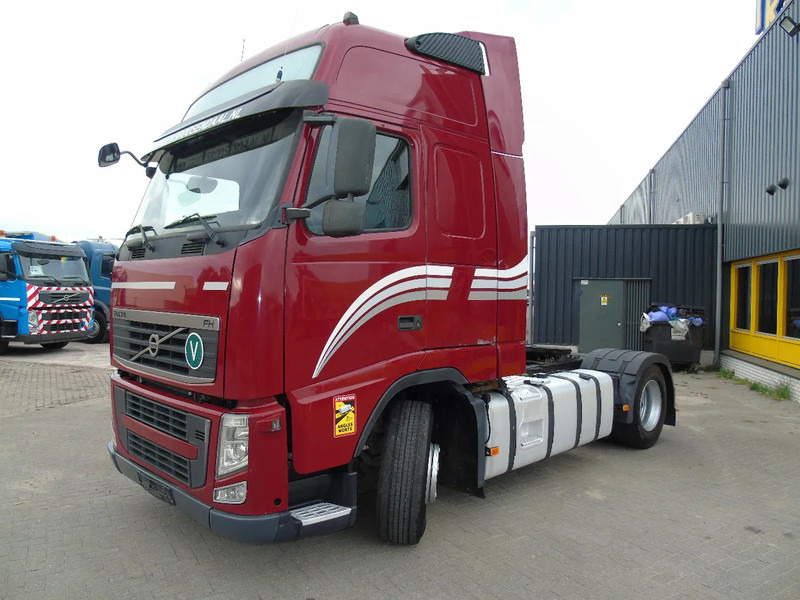 Volvo FH 460 + XL CAB + MANUAL + EURO 5 - Nyergesvontató: 3 kép. Volvo FH 460 + XL CAB + MANUAL + EURO 5 - Nyergesvontató: 3 kép.